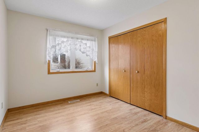 760 Garceau Lane, Vadnais Heights, MN 55127