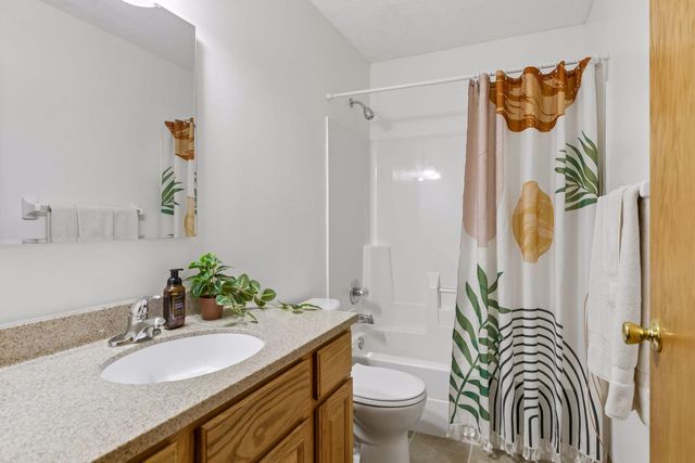 760 Garceau Lane, Vadnais Heights, MN 55127