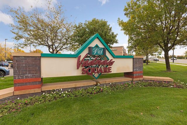 760 Garceau Lane, Vadnais Heights, MN 55127