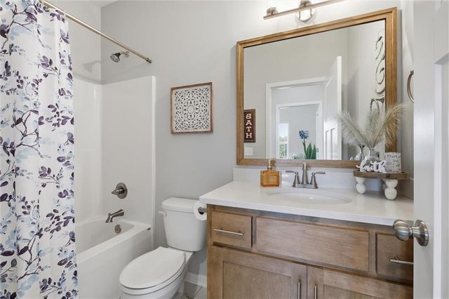 7450 NW Douglas Court, Parkville, MO 64152