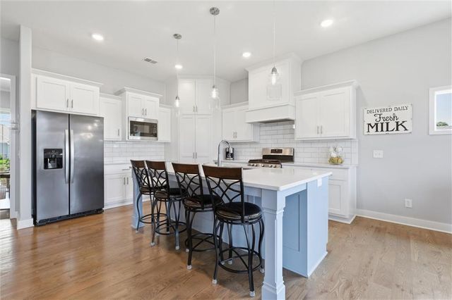 7450 NW Douglas Court, Parkville, MO 64152