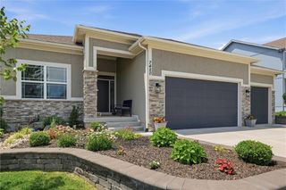 7450 NW Douglas Court, Parkville, MO 64152