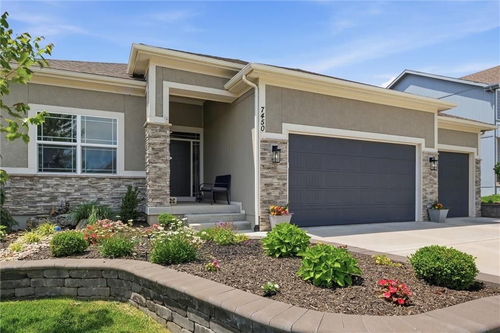 7450 NW Douglas Court, Parkville, MO 64152
