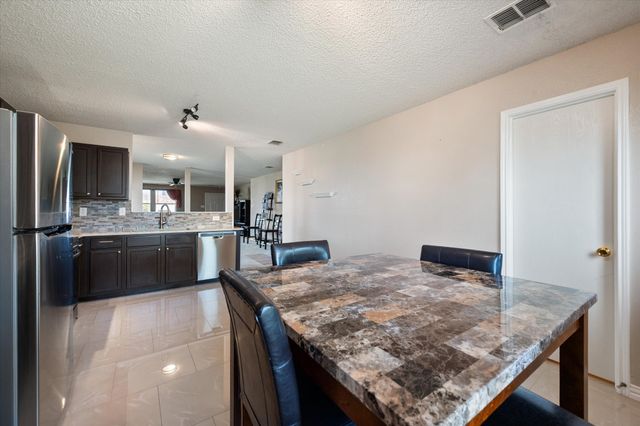 1105 Schenectady Road, Arlington, TX 76017