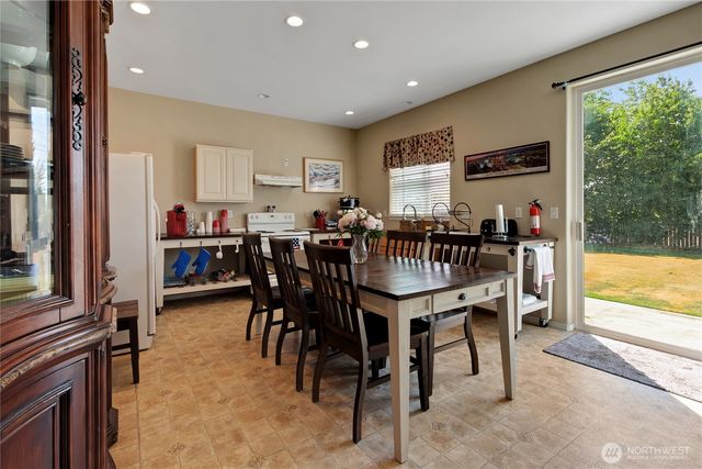 3266 Phillips Avenue, Enumclaw, WA 98022