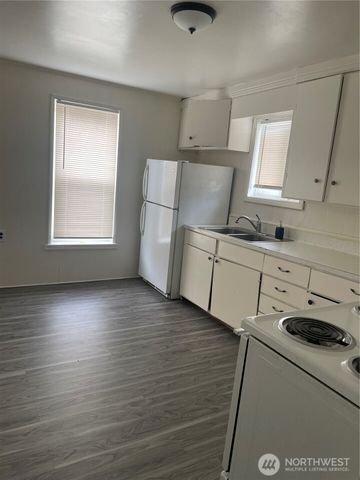 514 W Main Street, Elma, WA 98541