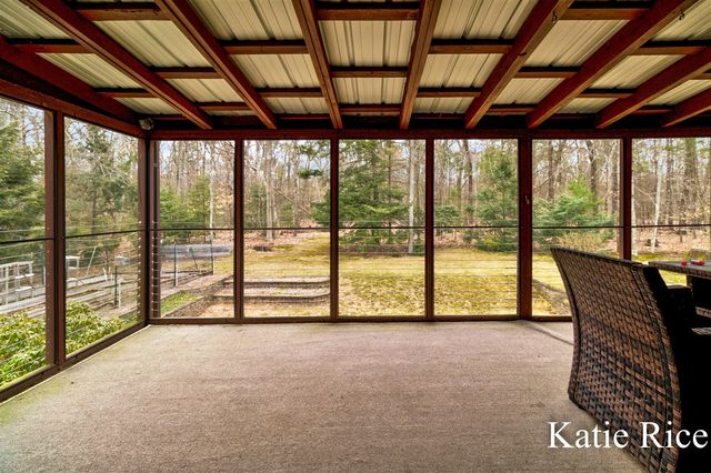 938 N Scenic Drive, Muskegon, MI 49445
