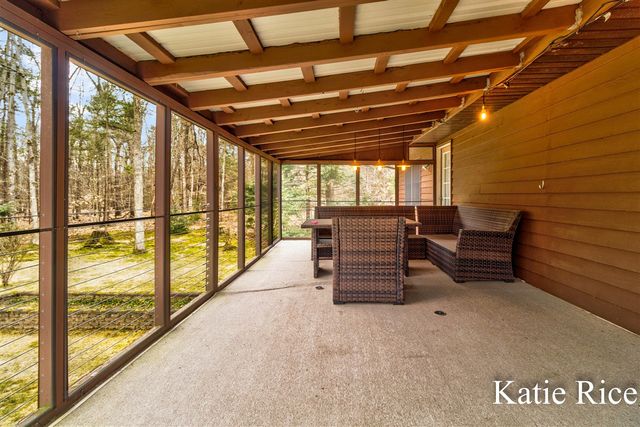 938 N Scenic Drive, Muskegon, MI 49445