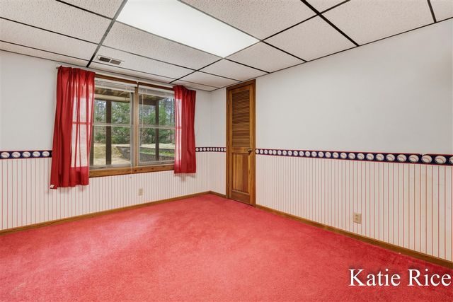 938 N Scenic Drive, Muskegon, MI 49445