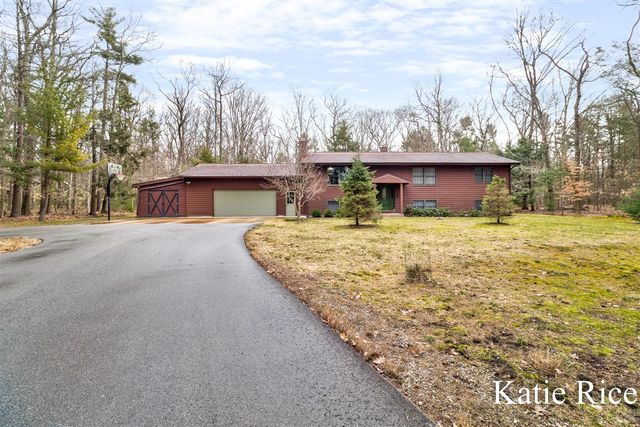 938 N Scenic Drive, Muskegon, MI 49445