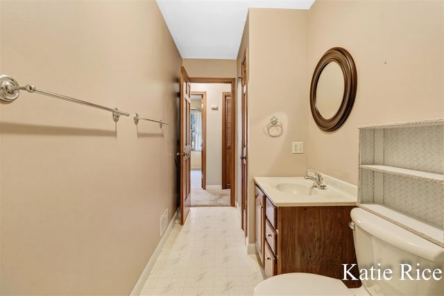 938 N Scenic Drive, Muskegon, MI 49445