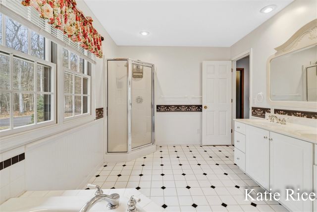 938 N Scenic Drive, Muskegon, MI 49445