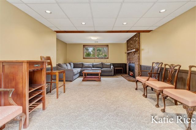 938 N Scenic Drive, Muskegon, MI 49445