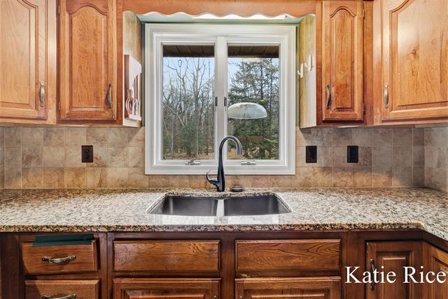 938 N Scenic Drive, Muskegon, MI 49445