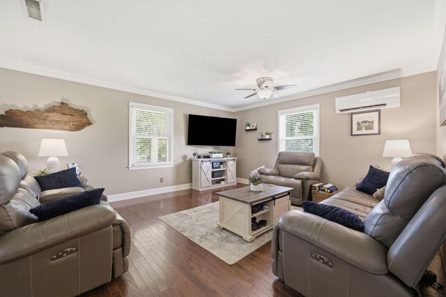 5061 Mt Horeb Pike, Lexington, KY 40511