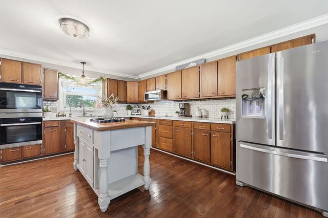 5061 Mt Horeb Pike, Lexington, KY 40511
