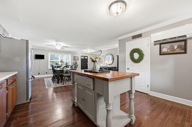 5061 Mt Horeb Pike, Lexington, KY 40511