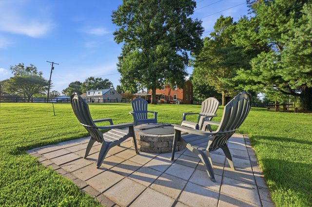 5061 Mt Horeb Pike, Lexington, KY 40511
