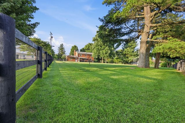 5061 Mt Horeb Pike, Lexington, KY 40511
