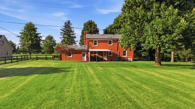 5061 Mt Horeb Pike, Lexington, KY 40511
