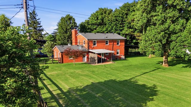 5061 Mt Horeb Pike, Lexington, KY 40511