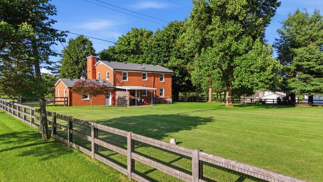 5061 Mt Horeb Pike, Lexington, KY 40511