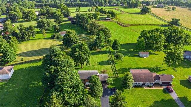5061 Mt Horeb Pike, Lexington, KY 40511