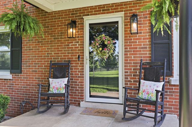 5061 Mt Horeb Pike, Lexington, KY 40511