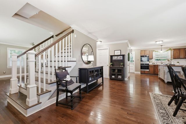 5061 Mt Horeb Pike, Lexington, KY 40511