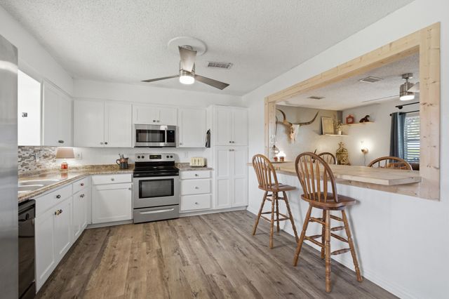 300 W Locust Street, Leonard, TX 75452