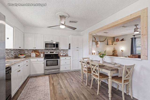 300 W Locust Street, Leonard, TX 75452