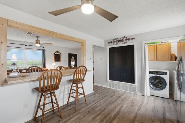 300 W Locust Street, Leonard, TX 75452