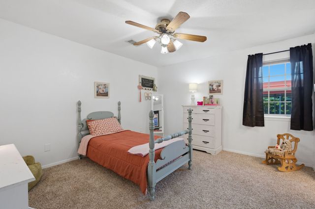 300 W Locust Street, Leonard, TX 75452