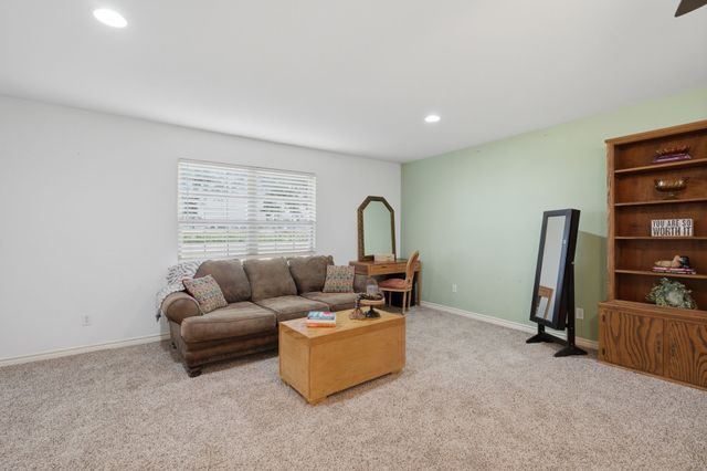 300 W Locust Street, Leonard, TX 75452