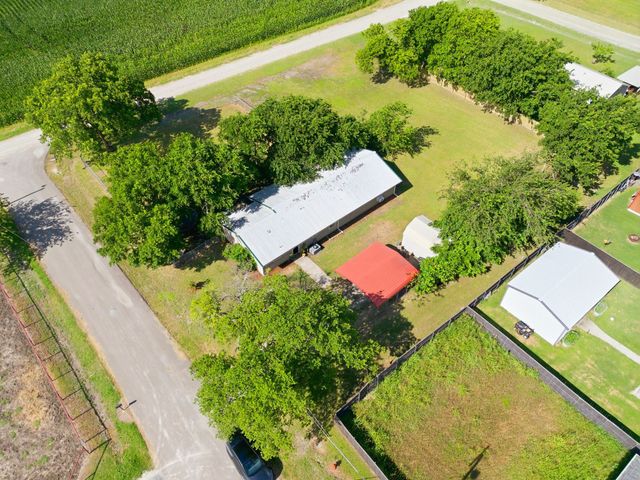 300 W Locust Street, Leonard, TX 75452