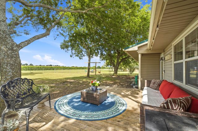 300 W Locust Street, Leonard, TX 75452