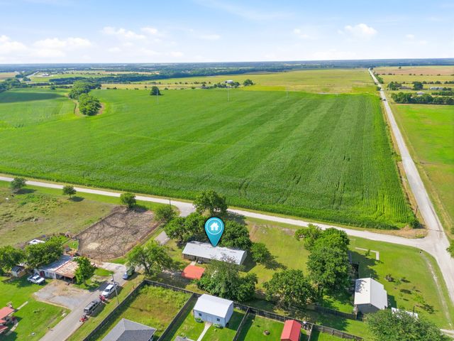 300 W Locust Street, Leonard, TX 75452