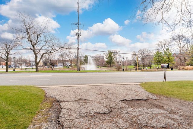 4720 Lincoln Avenue, Lisle, IL 60532