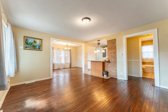 4720 Lincoln Avenue, Lisle, IL 60532