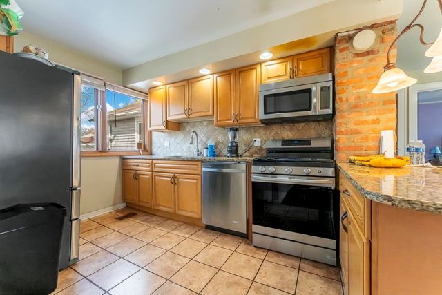 4720 Lincoln Avenue, Lisle, IL 60532