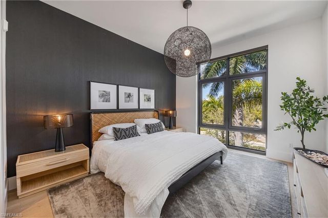 850 Central AVE 204, Naples, FL 34102