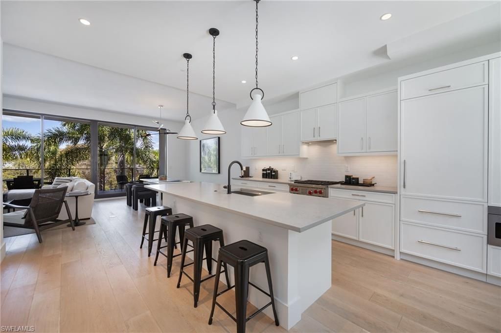 850 Central AVE 204, Naples, FL 34102