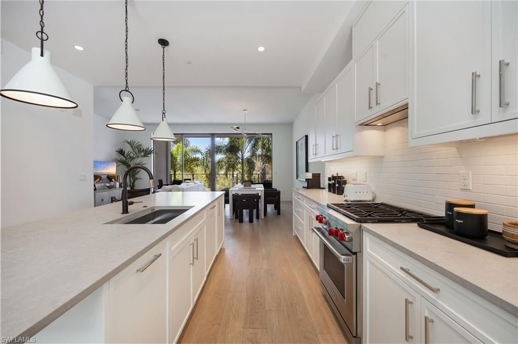 850 Central AVE 204, NAPLES, FL 34102 — photo 2