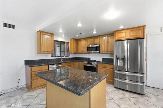 27631 Villa Ave, Highland, CA 92346