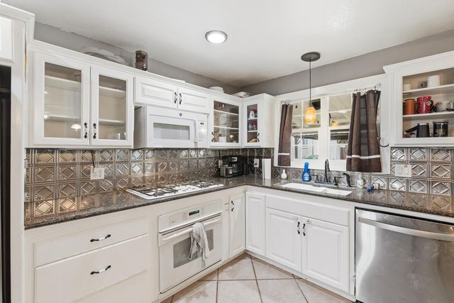 36313 Avenue 12, Madera, CA 93636