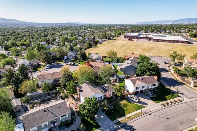 11848 S CEDAR RIDGE RD, Sandy, UT 84094