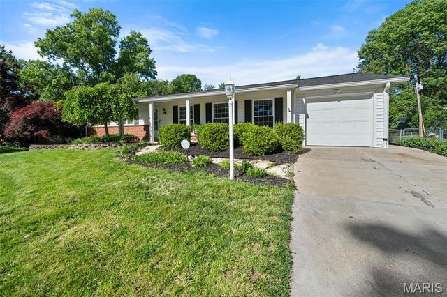 12664 Markaire Drive, St Louis, MO 63146