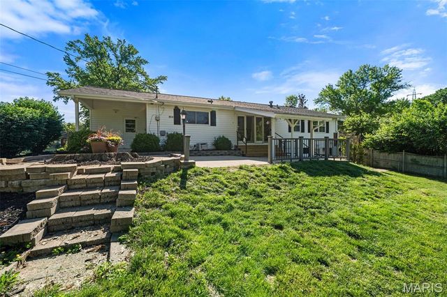 12664 Markaire Drive, St Louis, MO 63146