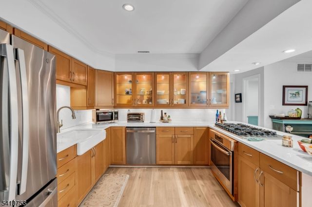 63 Cherrywood Dr, Franklin Twp., NJ 08873