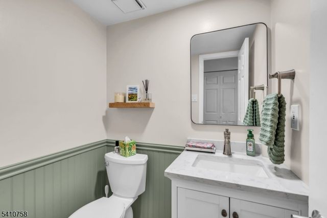 63 Cherrywood Dr, Franklin Twp., NJ 08873